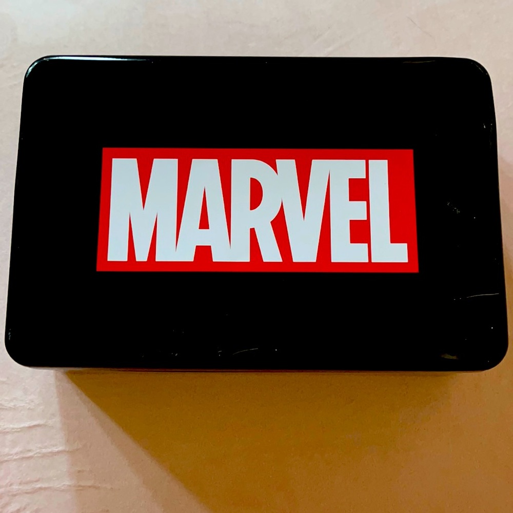 Marvel Exclusive Collectible Gift Set Wallet and Key Chain